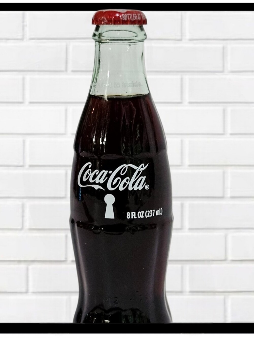 VINTAGE 2011 Coca Cola 8 oz Glass Bottle Full Unopened Keyhole Secret Is Inside